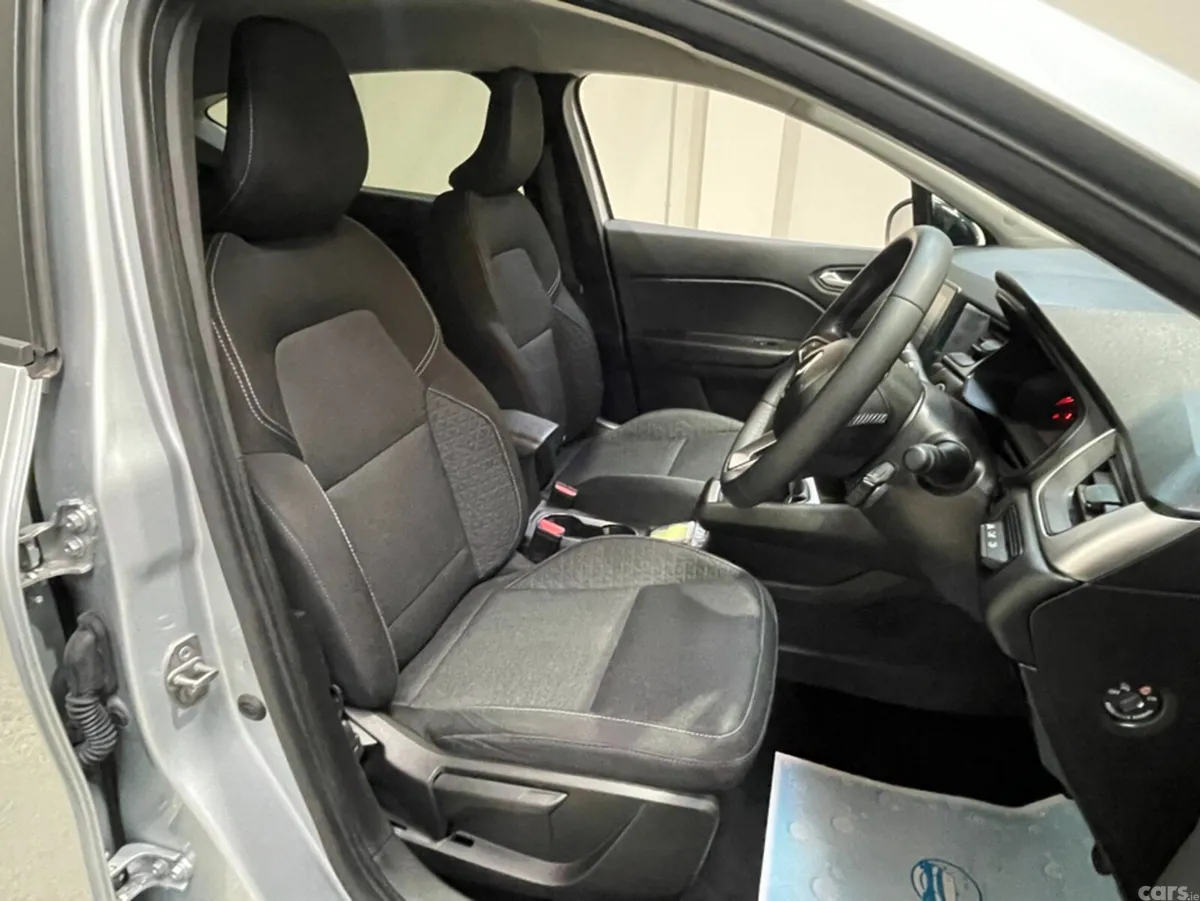 Renault Captur Hatchback, Petrol, 2024, Grey