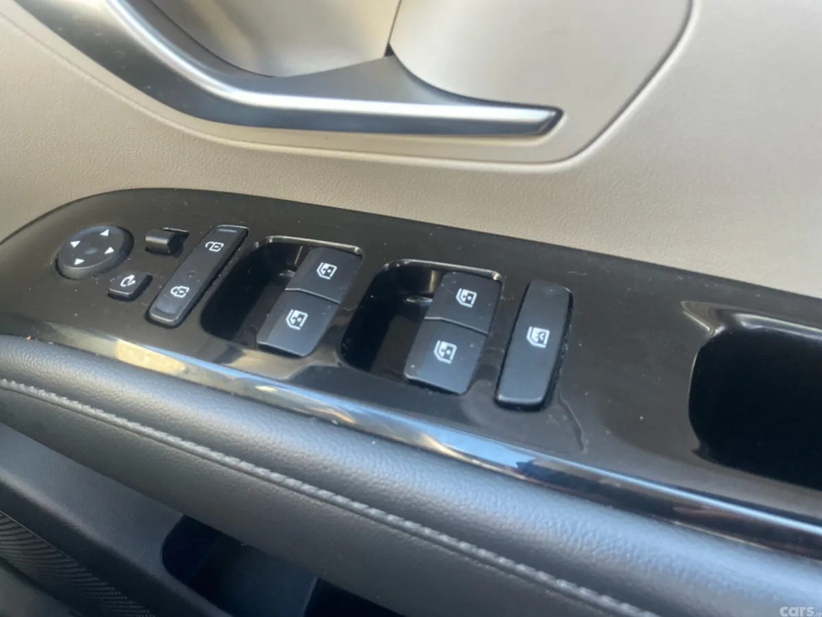 Hyundai Tucson MPV, Petrol Hybrid, 2022, Red