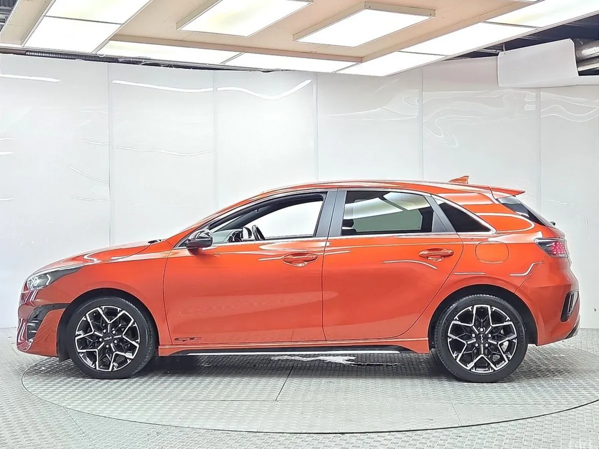 Kia Ceed Hatchback, Diesel Hybrid, 2023, Orange
