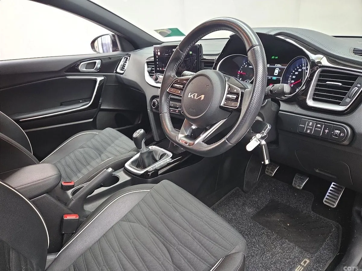 Kia Ceed Hatchback, Diesel Hybrid, 2023, Orange