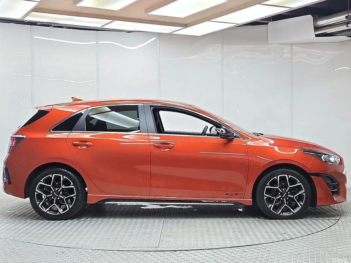 Kia Ceed Hatchback, Diesel Hybrid, 2023, Orange