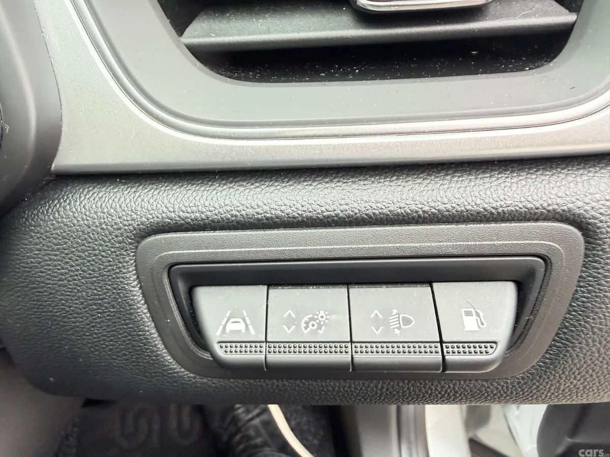 Renault Captur Hatchback, Petrol Plug-in Hybrid, 2023, Other