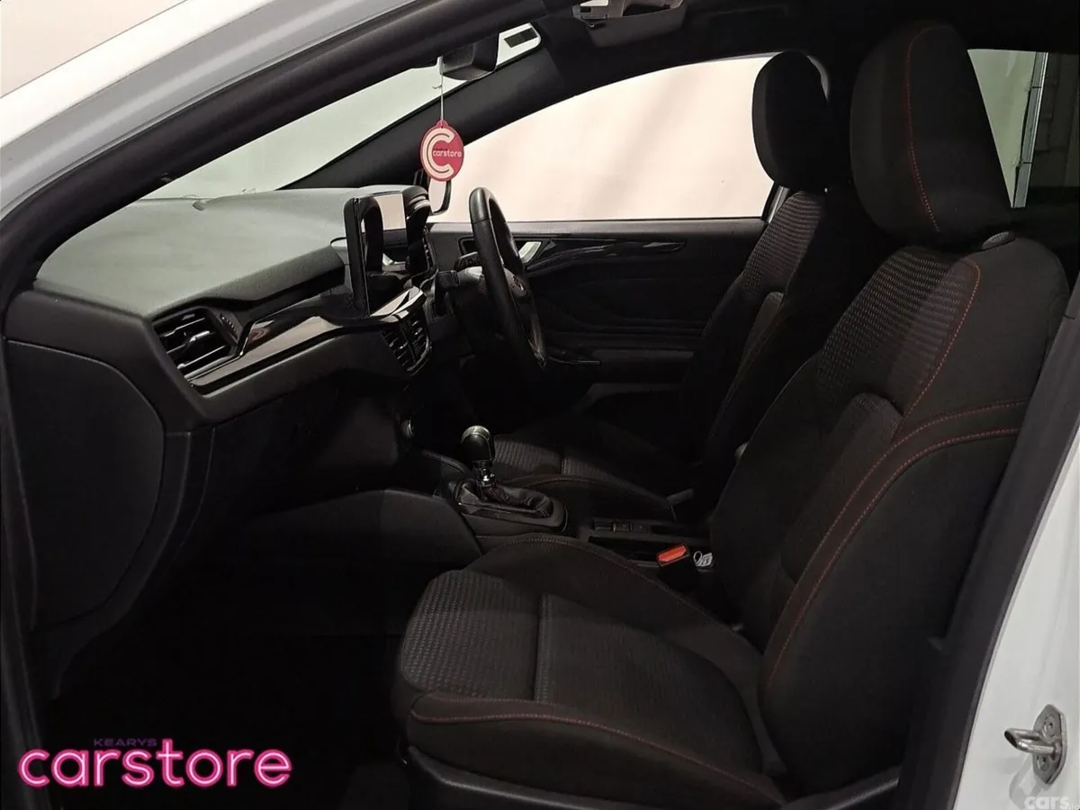 Ford Focus Hatchback, Petrol, 2023, White