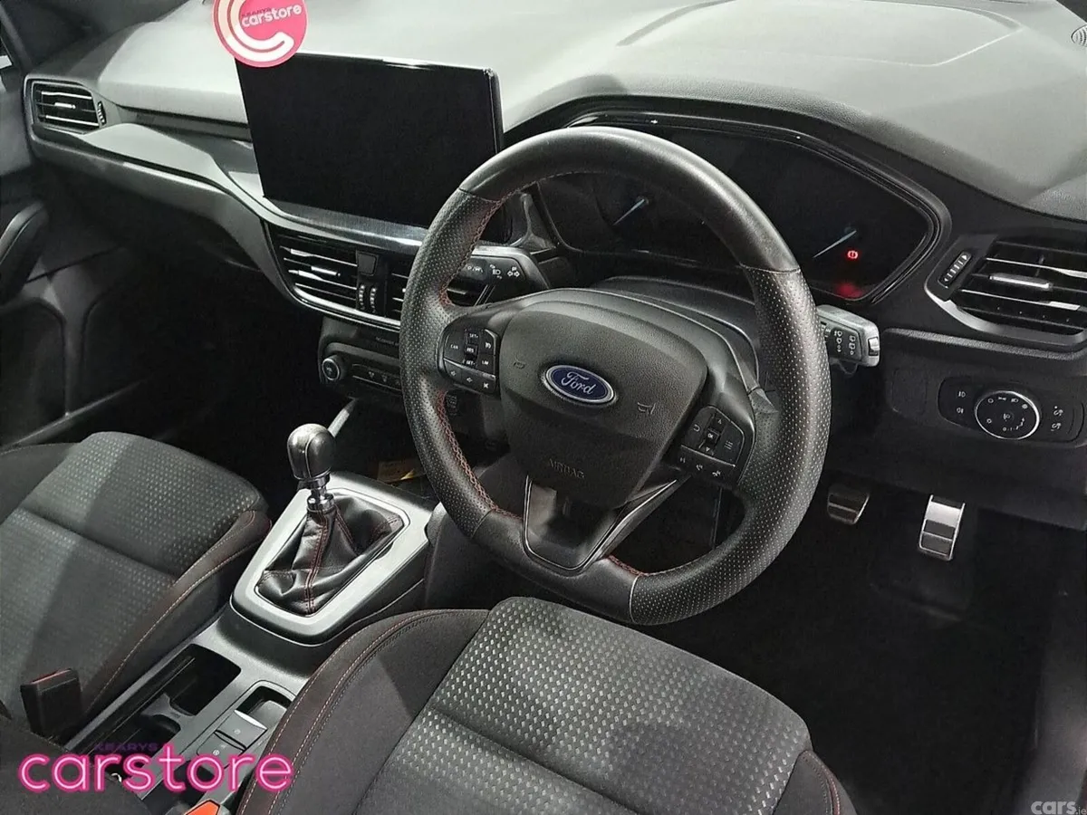 Ford Focus Hatchback, Petrol, 2023, White