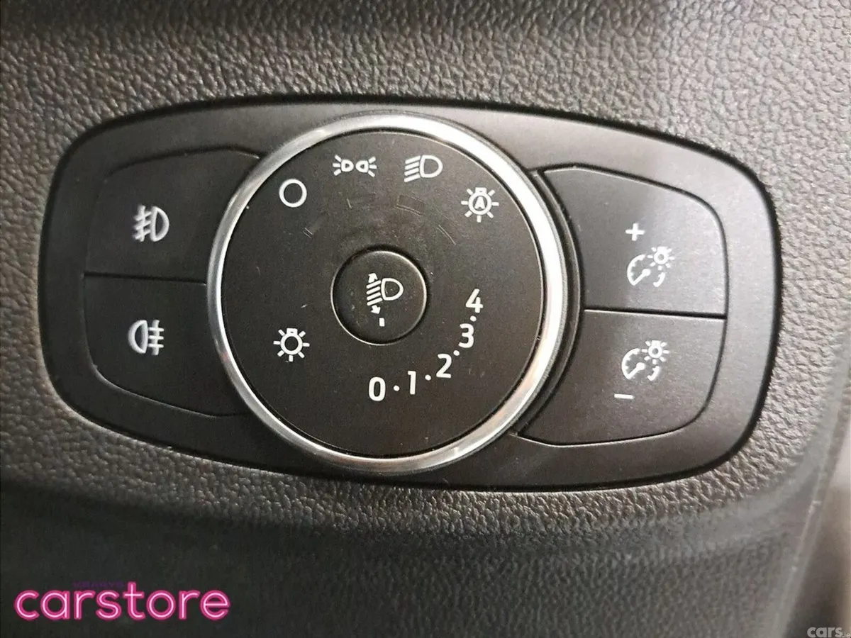 Ford Focus Hatchback, Petrol, 2023, White