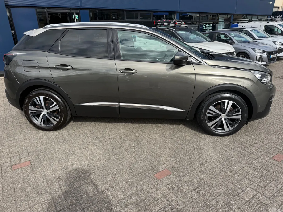 Peugeot 3008 MPV, Petrol, 2020, Grey