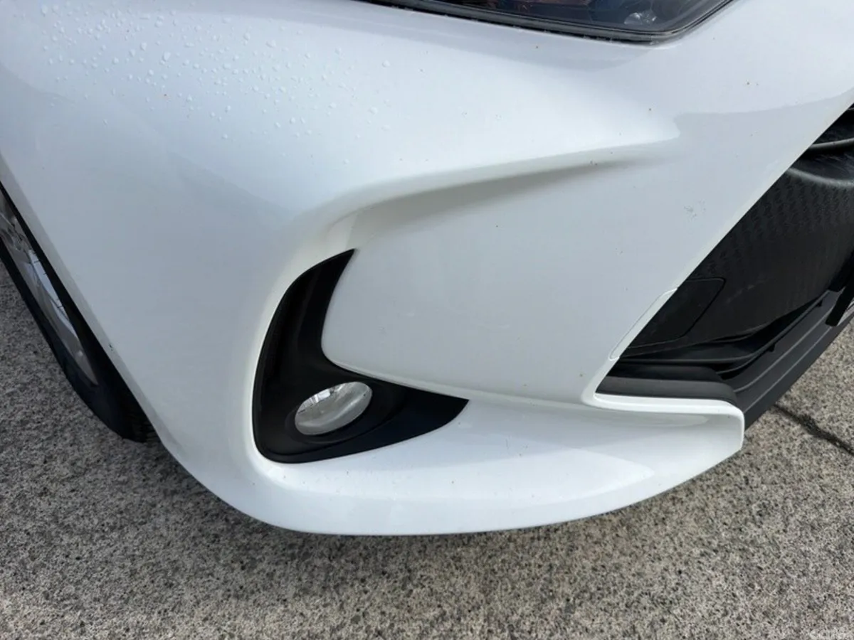 Toyota Yaris Hatchback, Petrol, 2024, White