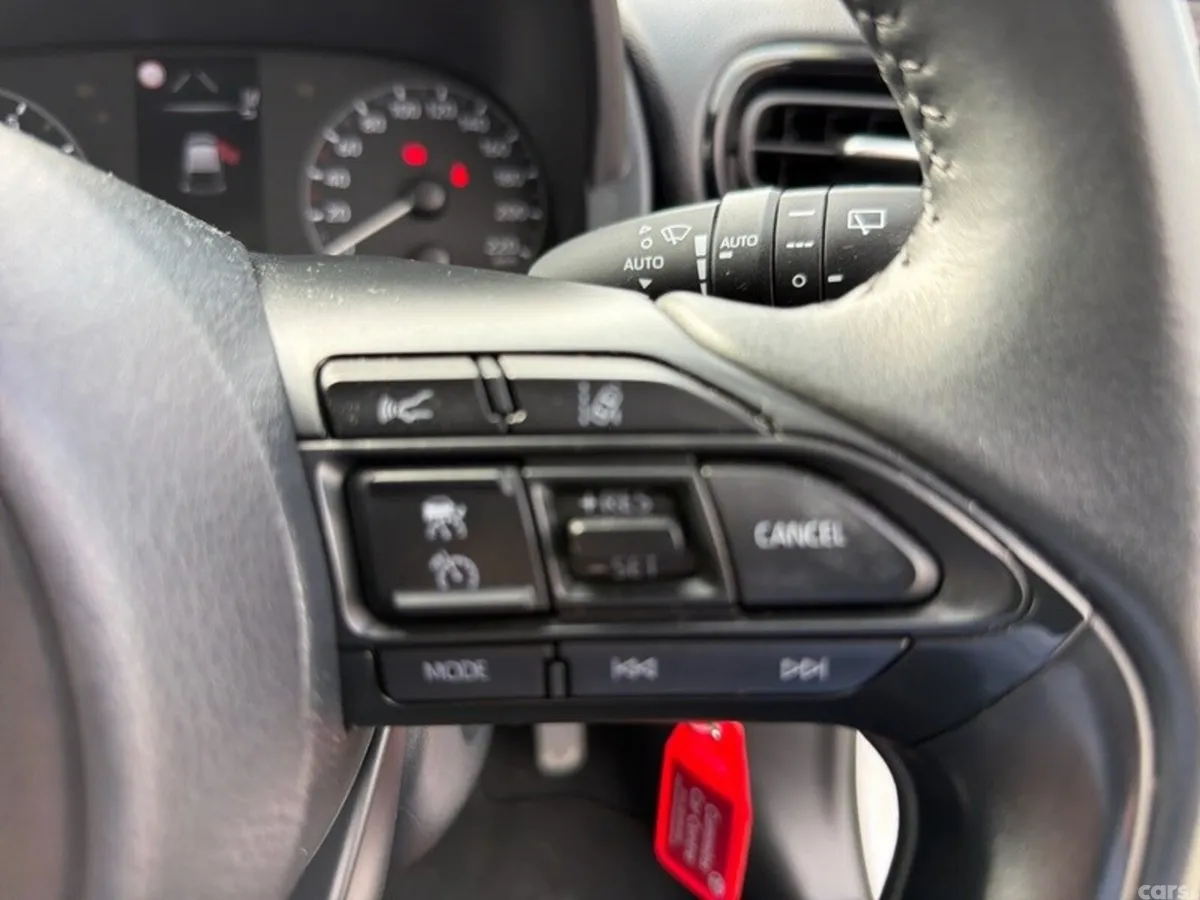 Toyota Yaris Hatchback, Petrol, 2024, White