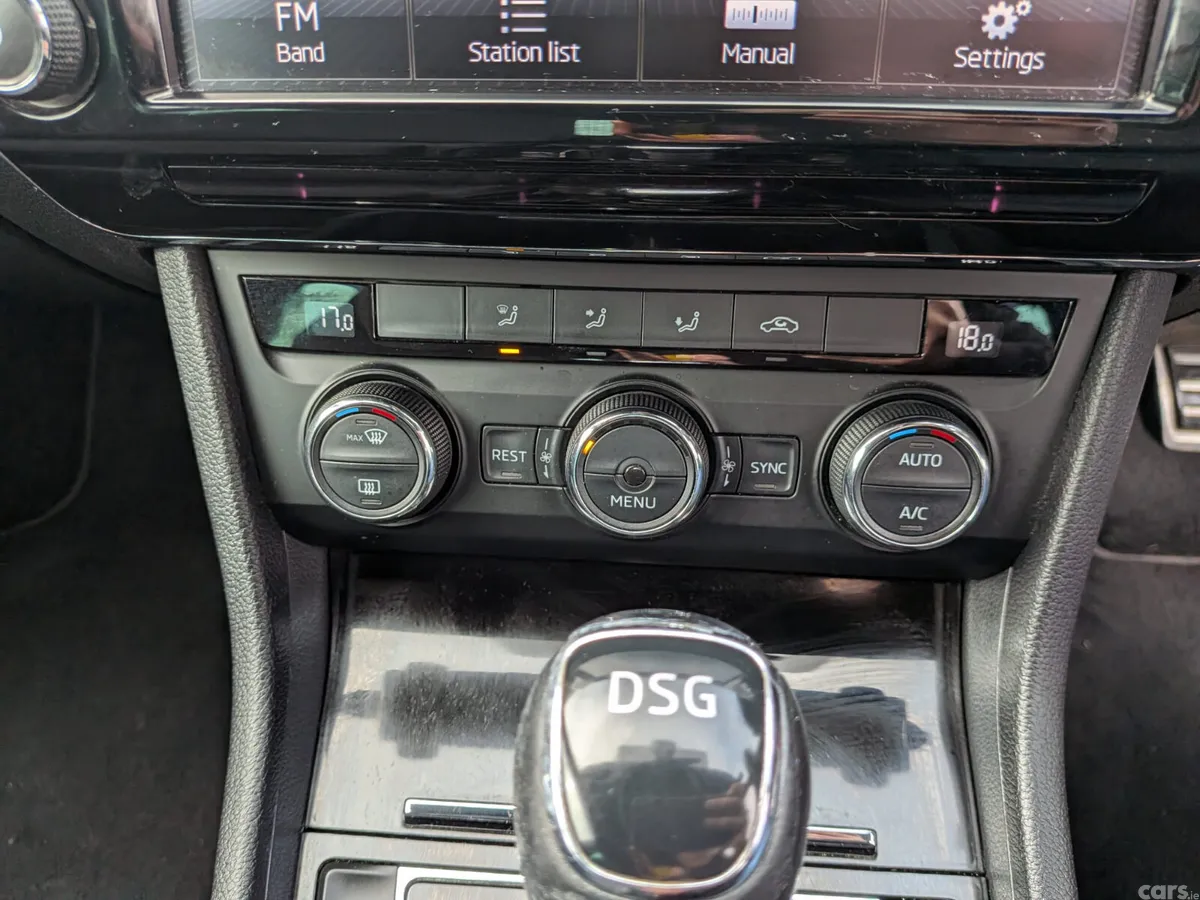 Skoda Superb Hatchback, Diesel, 2018, Red