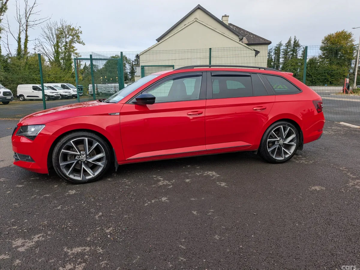 Skoda Superb Hatchback, Diesel, 2018, Red