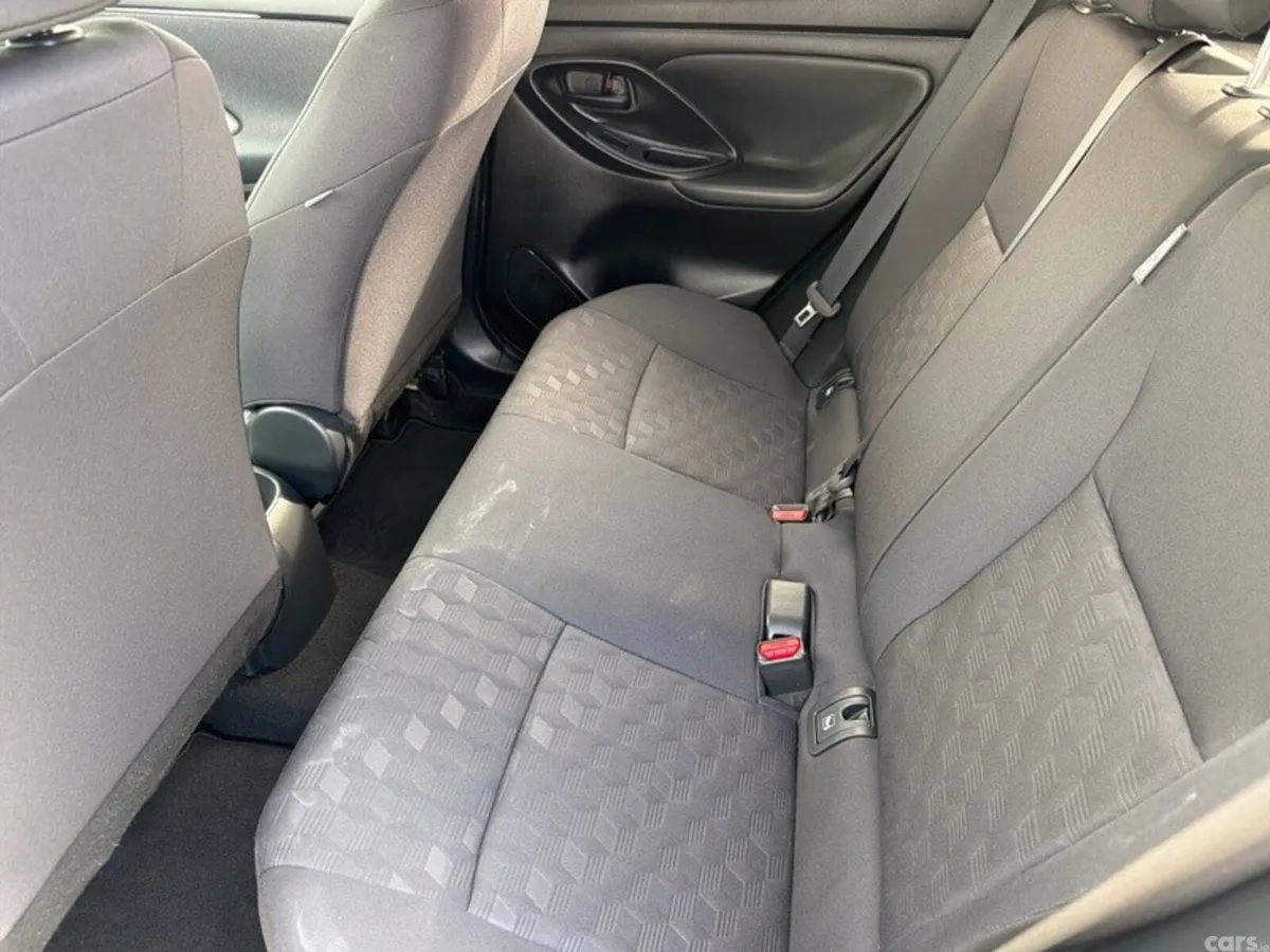 Toyota Yaris Hatchback, Petrol, 2024, White
