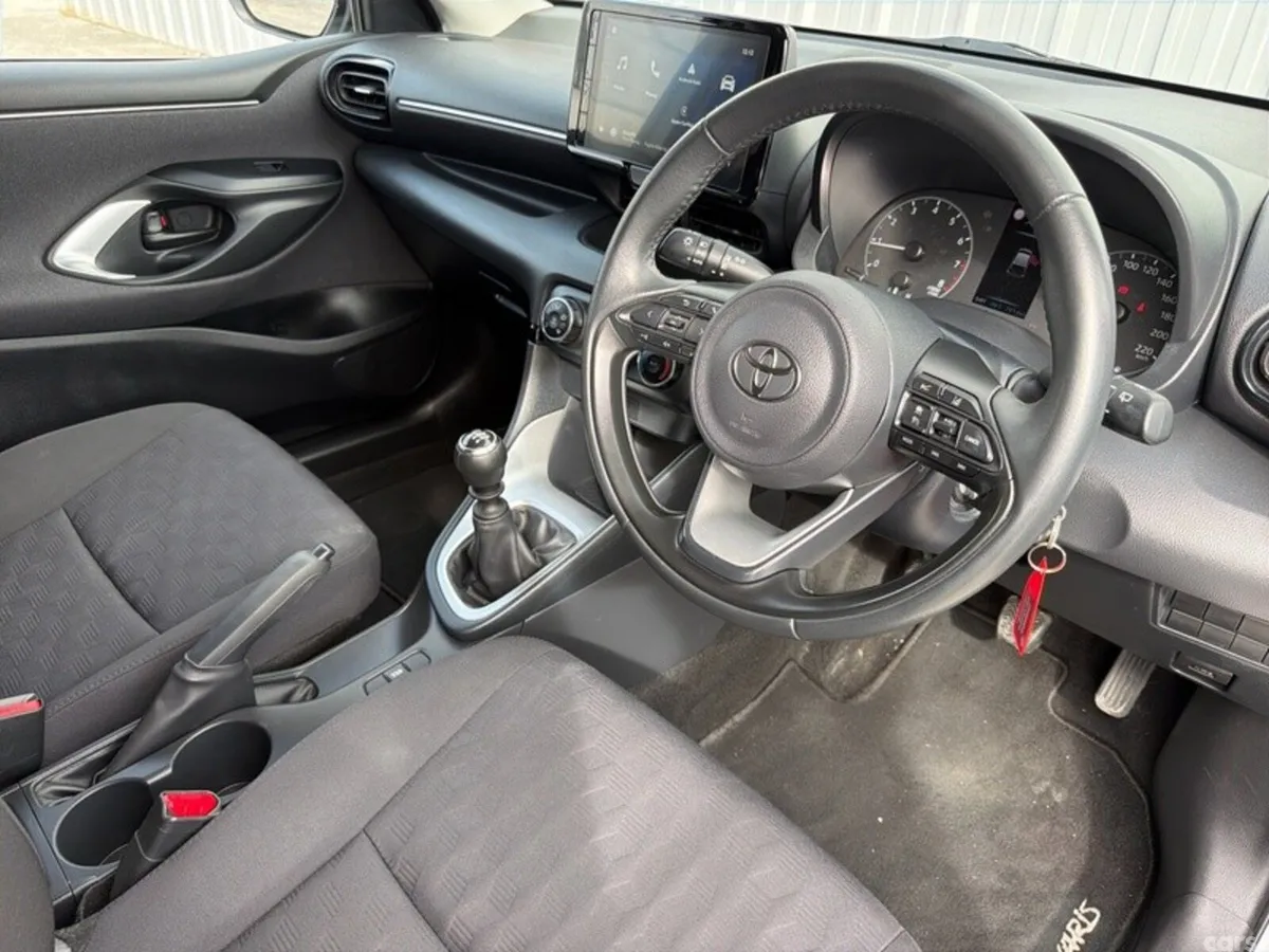 Toyota Yaris Hatchback, Petrol, 2024, White