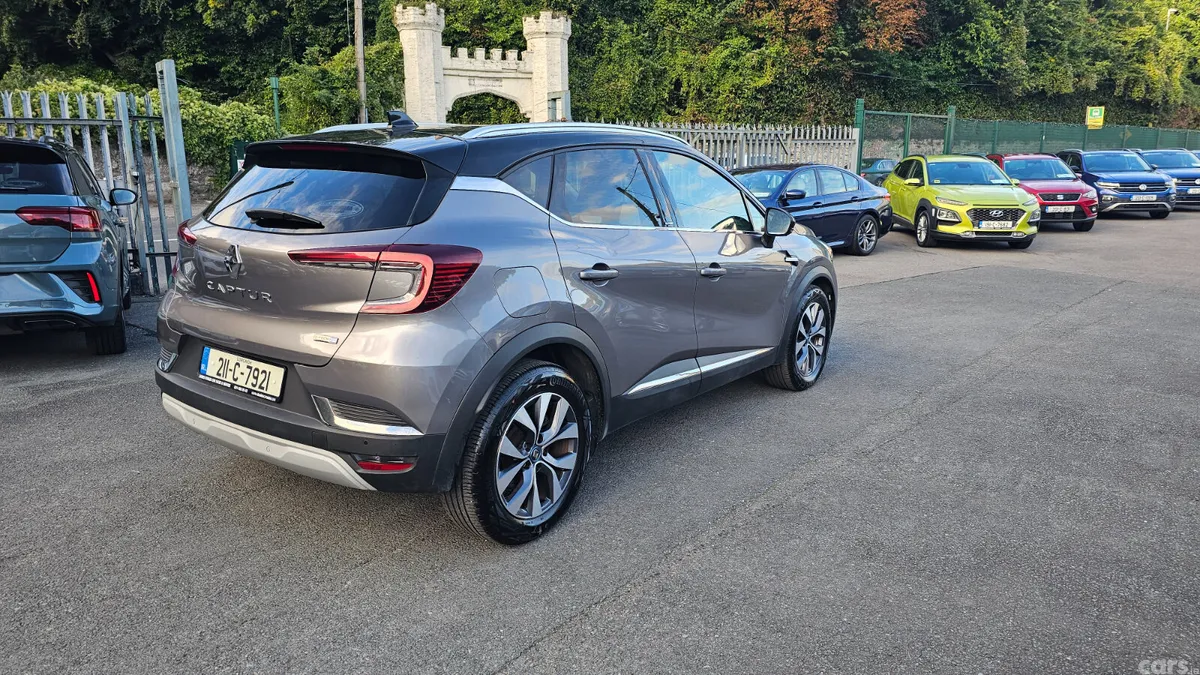 Renault Captur Hatchback, Petrol Plug-in Hybrid, 2021, Grey