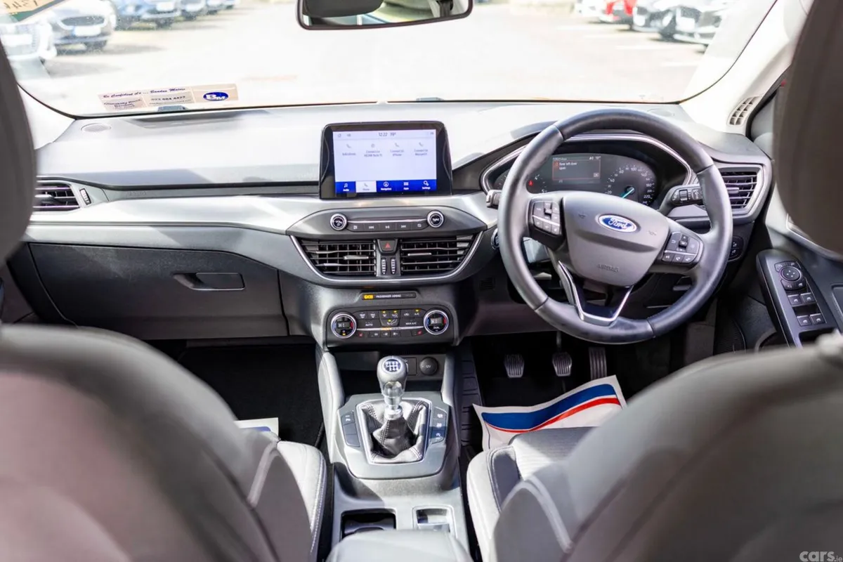 Ford Focus Hatchback, Diesel, 2020, Red