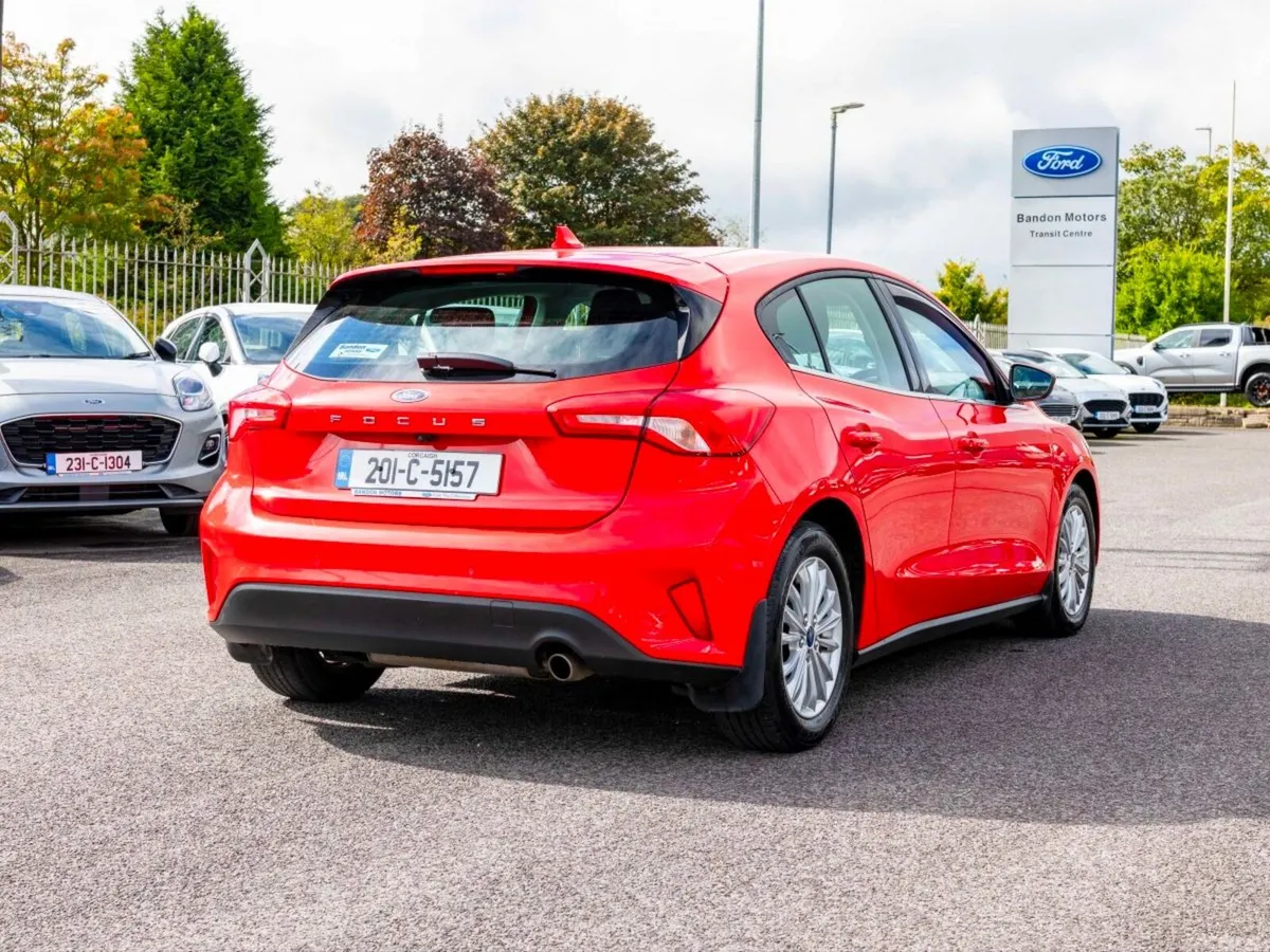 Ford Focus Hatchback, Diesel, 2020, Red
