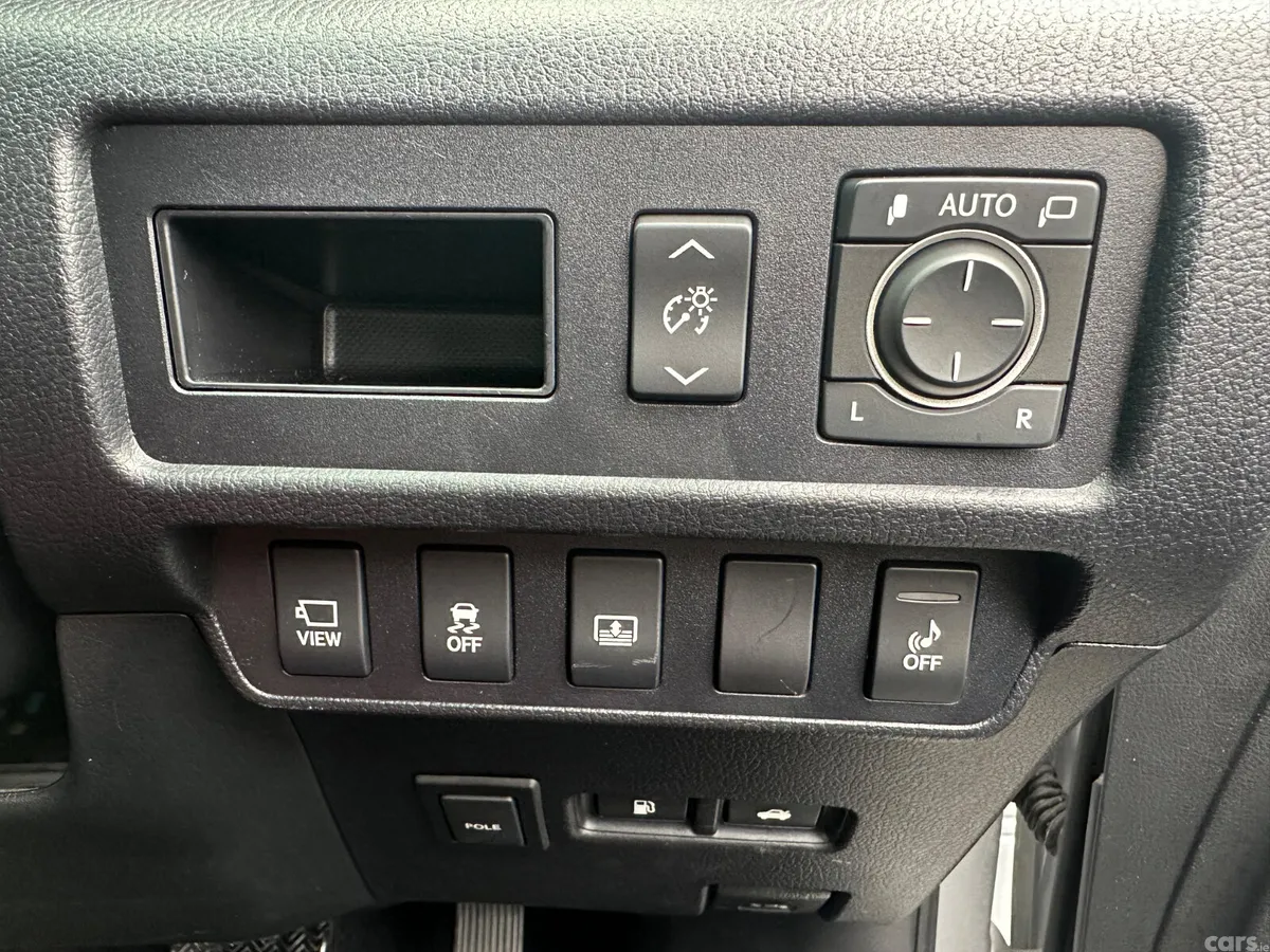 Lexus HS Saloon, Petrol Hybrid, 2013, Silver