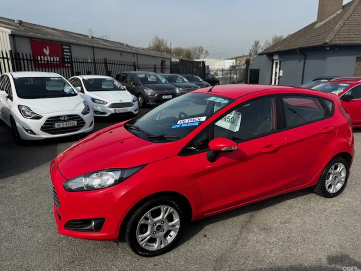 Ford Fiesta Hatchback, Petrol, 2016, Red