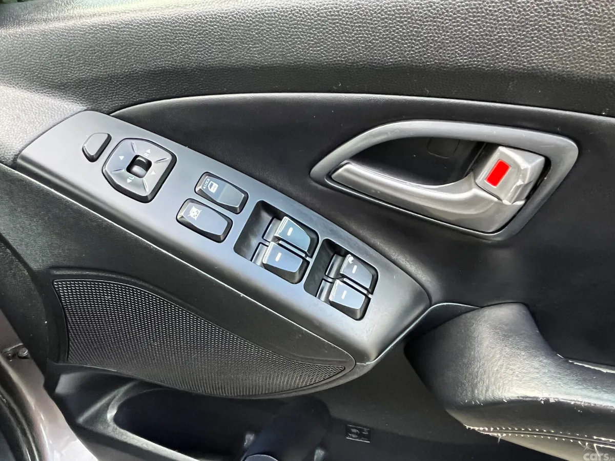 Hyundai ix35 SUV, Diesel, 2015, Brown
