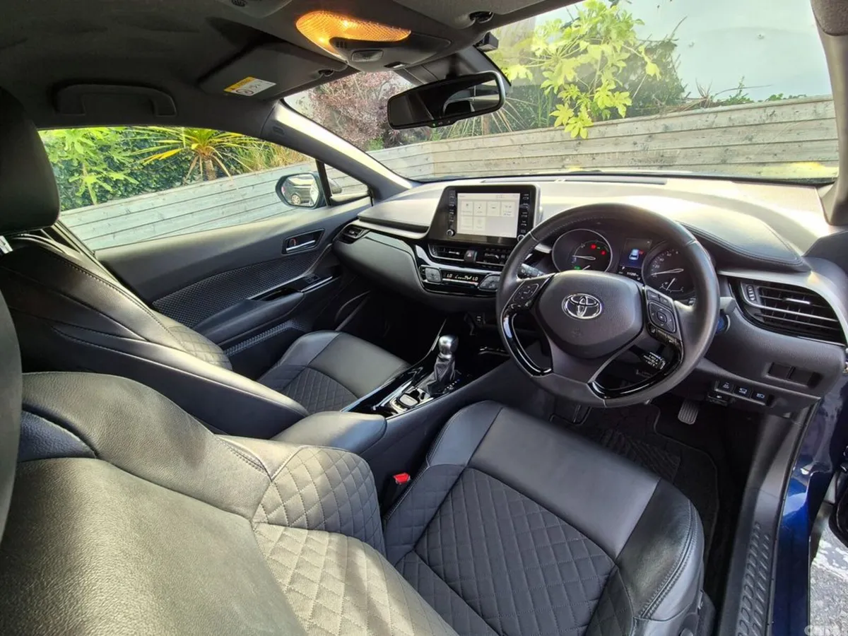 Toyota C-HR SUV, Petrol Hybrid, 2021, Blue