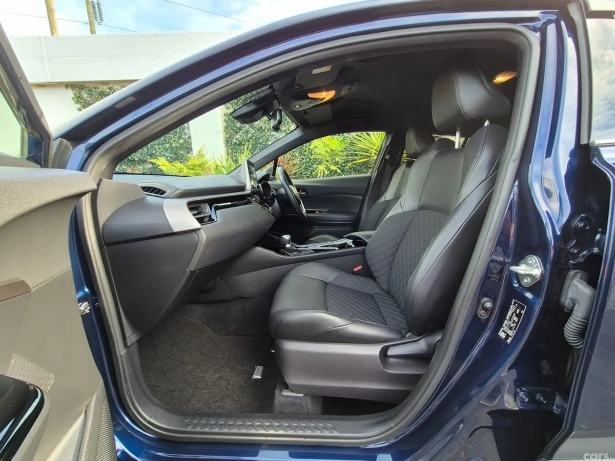 Toyota C-HR SUV, Petrol Hybrid, 2021, Blue