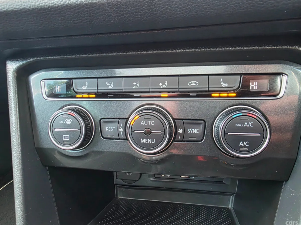 Volkswagen Tiguan Hatchback, Diesel, 2017, White