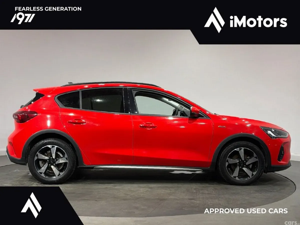 Ford Focus Hatchback, Petrol, 2024, Red