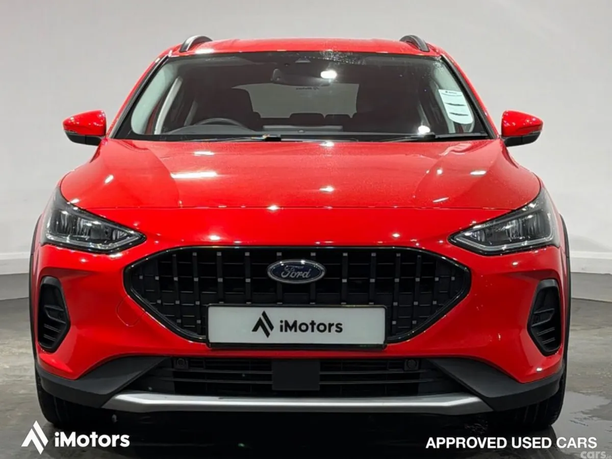 Ford Focus Hatchback, Petrol, 2024, Red