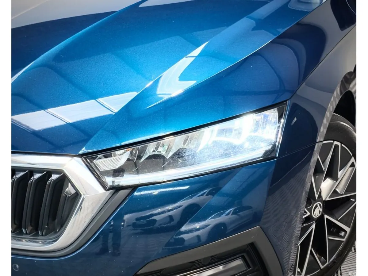 Skoda Octavia Hatchback, Diesel, 2023, Blue