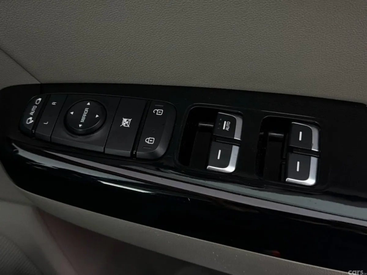 Kia Sportage SUV, Diesel Hybrid, 2021, Red