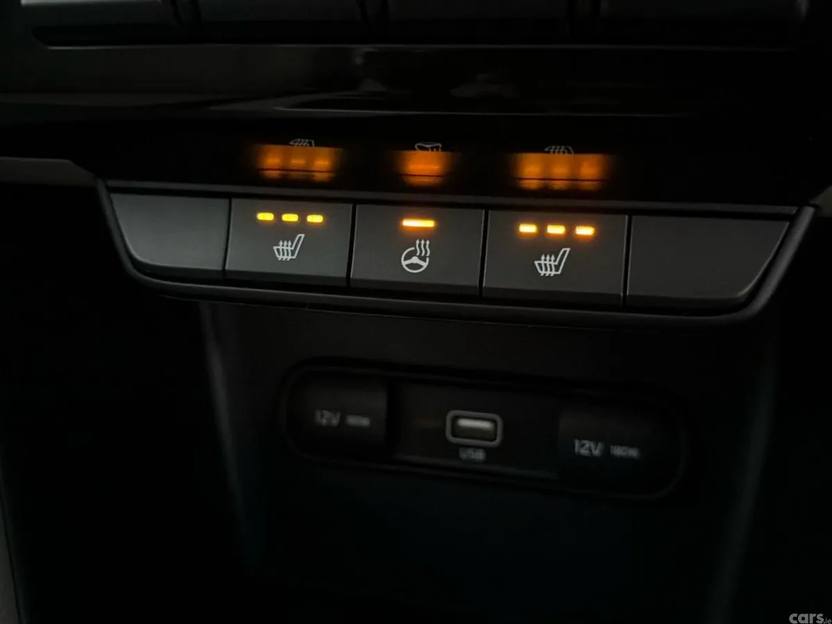 Kia Sportage SUV, Diesel Hybrid, 2021, Red