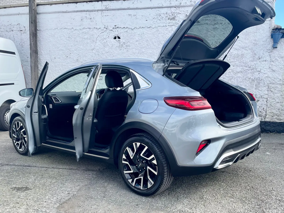 Kia XCeed Hatchback, Petrol Plug-in Hybrid, 2023, Grey