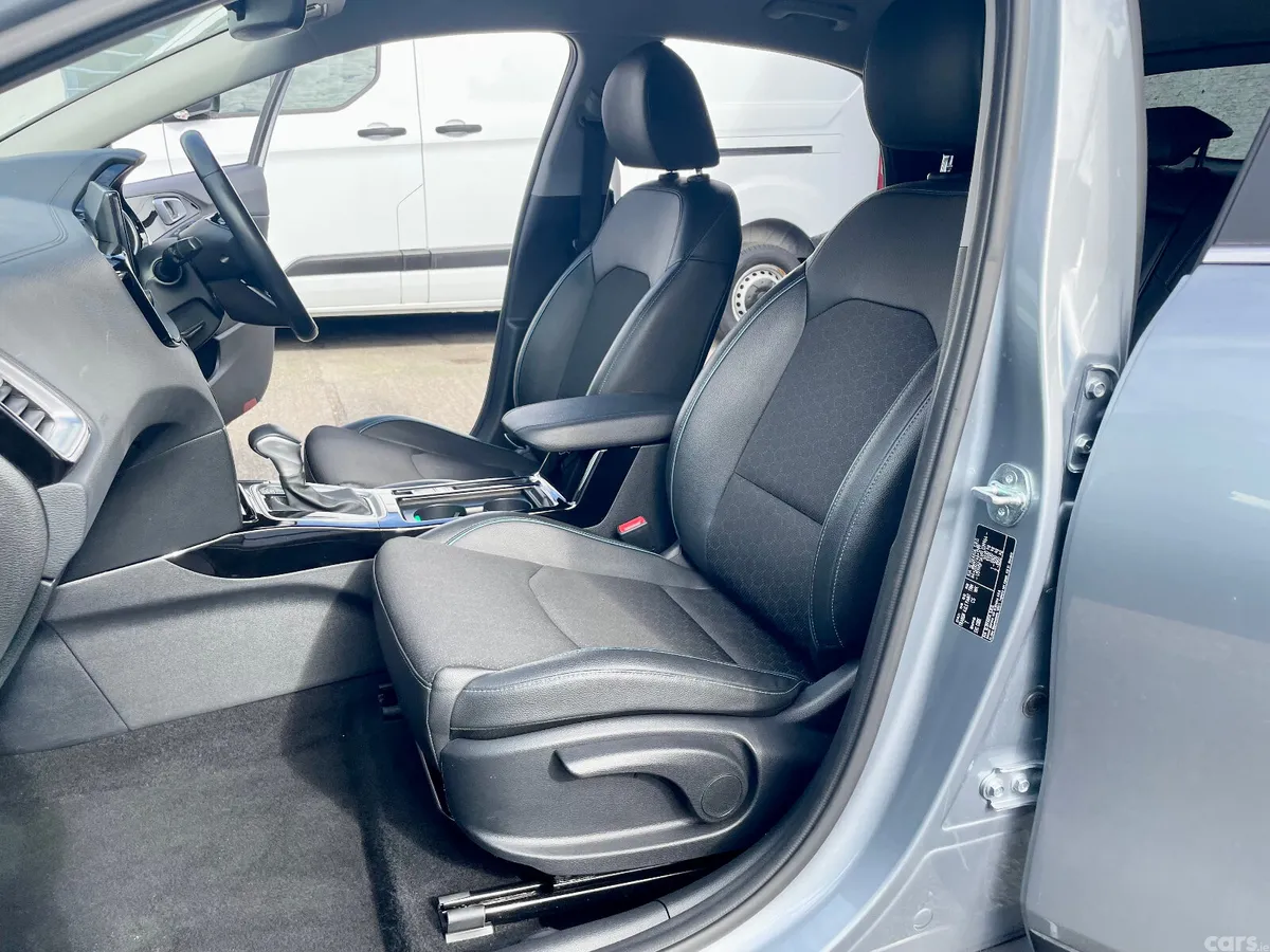 Kia XCeed Hatchback, Petrol Plug-in Hybrid, 2023, Grey