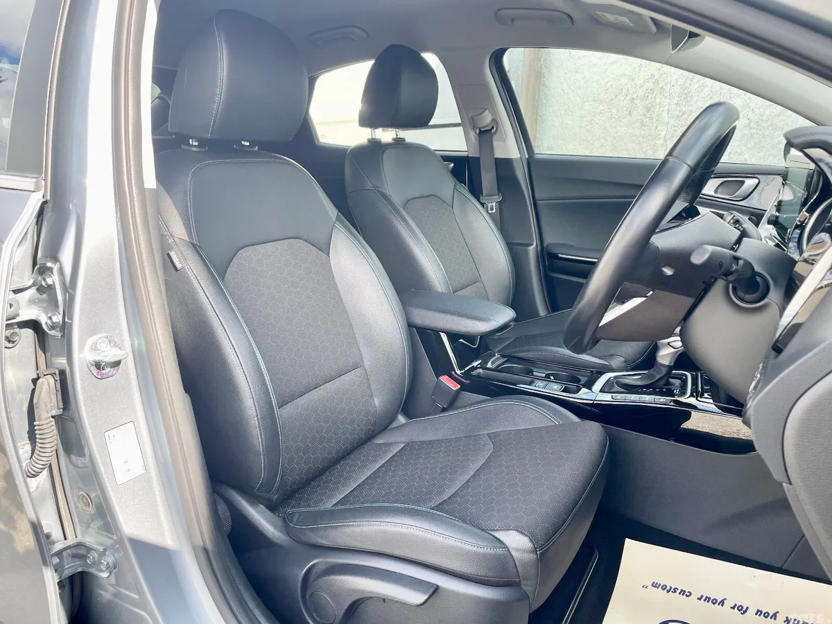 Kia XCeed Hatchback, Petrol Plug-in Hybrid, 2023, Grey