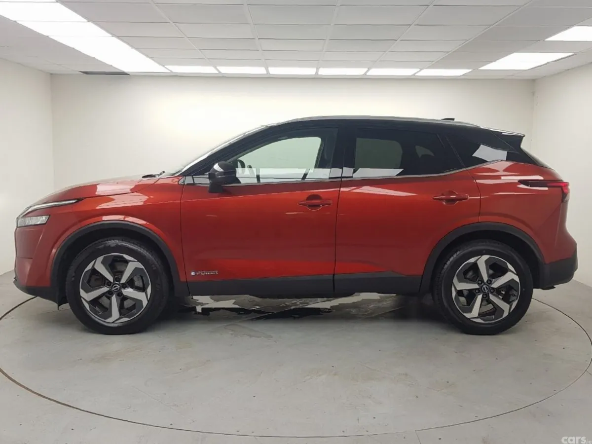 Nissan Qashqai MPV, Petrol Hybrid, 2023, Orange