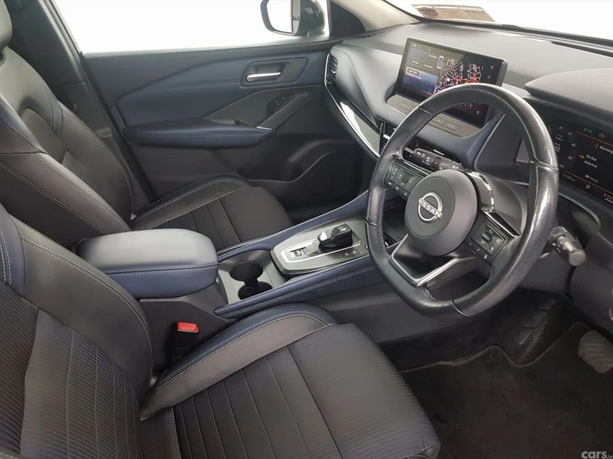 Nissan Qashqai MPV, Petrol Hybrid, 2023, Orange