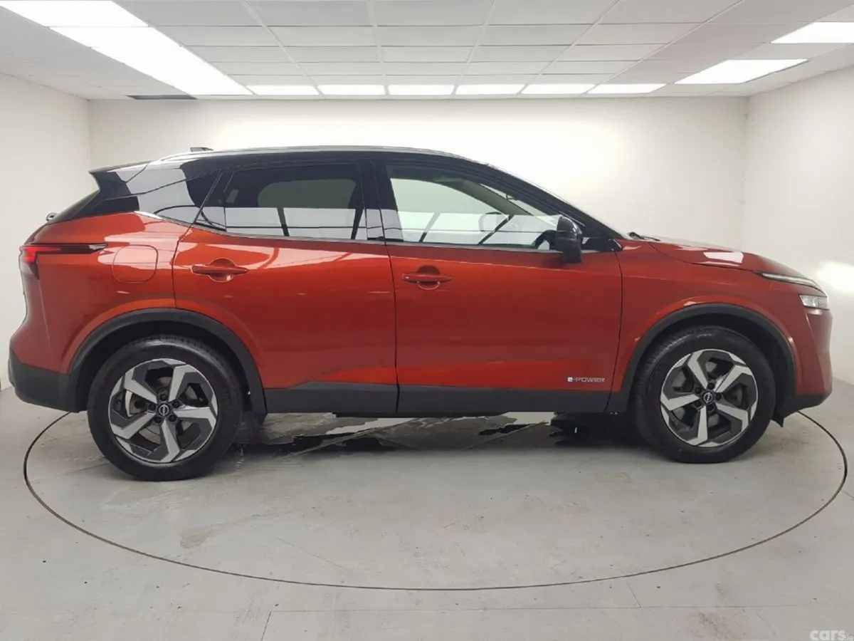 Nissan Qashqai MPV, Petrol Hybrid, 2023, Orange