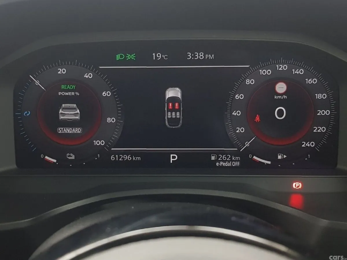 Nissan Qashqai MPV, Petrol Hybrid, 2023, Orange