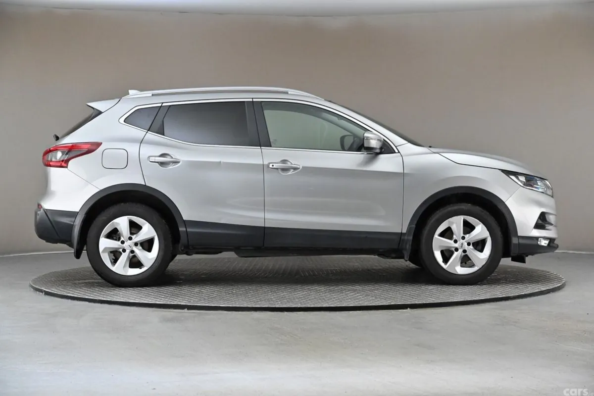 Nissan Qashqai SUV, Petrol, 2019, Grey