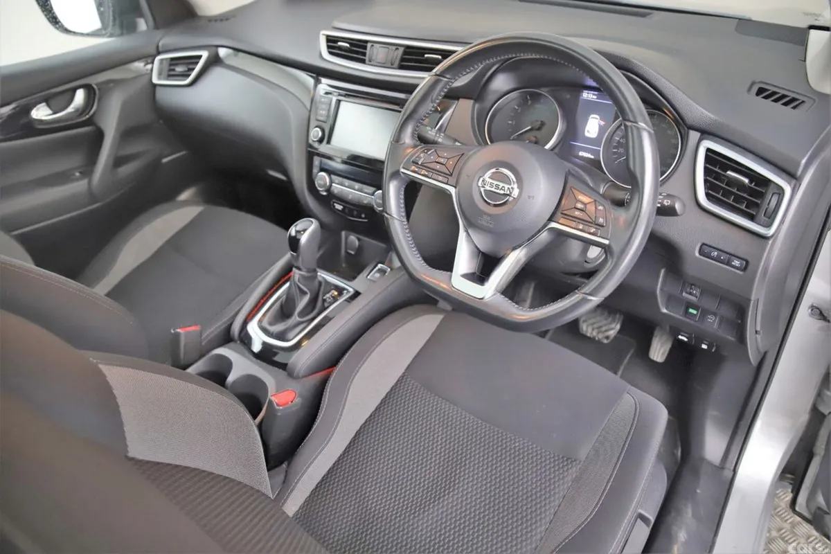 Nissan Qashqai SUV, Petrol, 2019, Grey