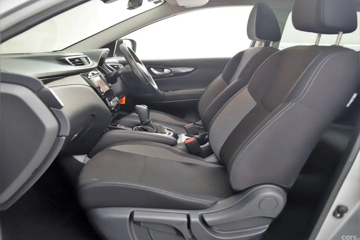 Nissan Qashqai SUV, Petrol, 2019, Grey