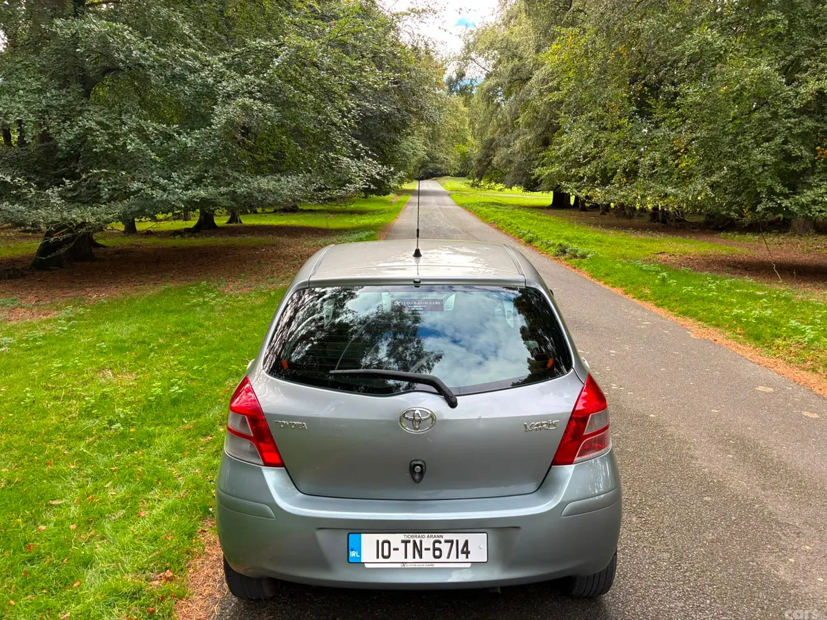 Toyota Yaris Hatchback, Petrol, 2010, Silver