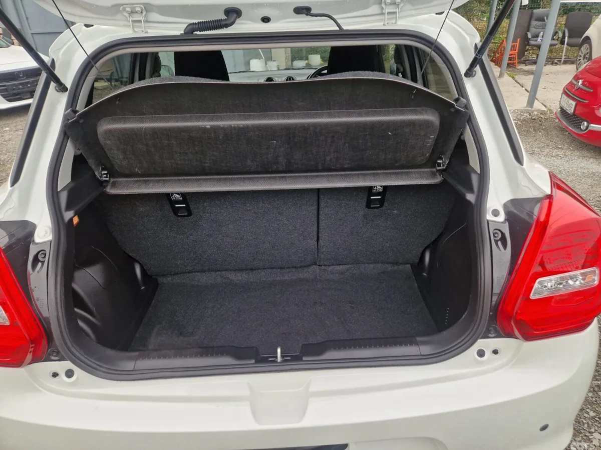 Suzuki Swift Hatchback, Petrol Hybrid, 2018, White