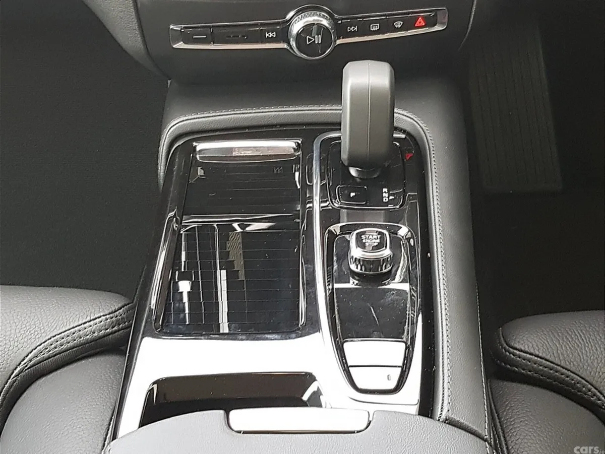 Volvo V60 Estate, Petrol Plug-in Hybrid, 2025, Blue