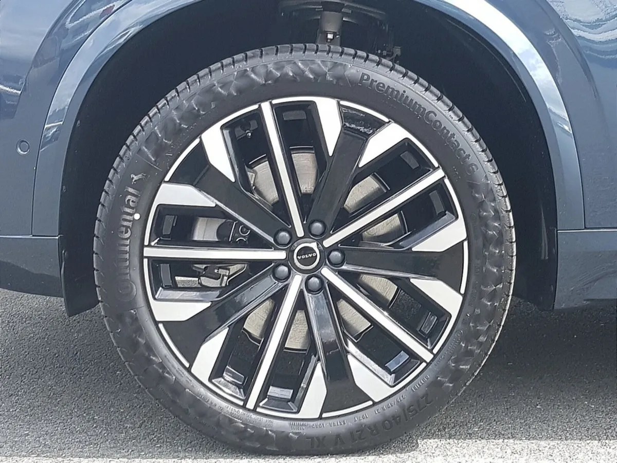 Volvo XC90 SUV, Petrol Plug-in Hybrid, 2026, Blue