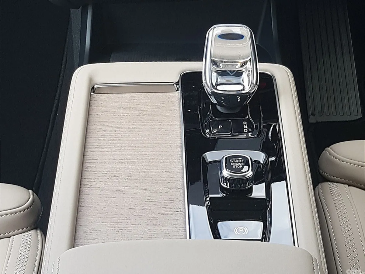 Volvo XC90 SUV, Petrol Plug-in Hybrid, 2026, Blue