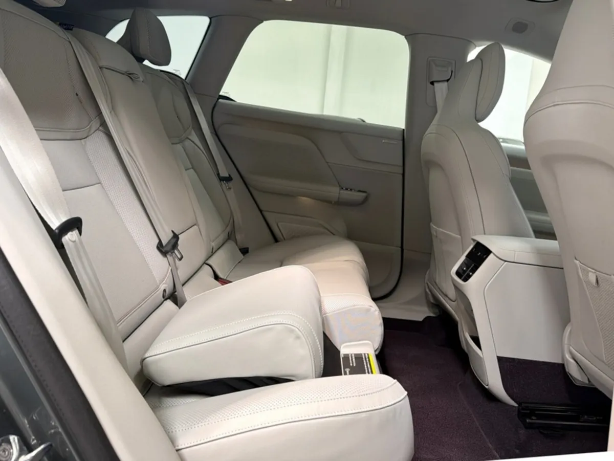 Volvo EX60 Estate, Electric, 2026, Green