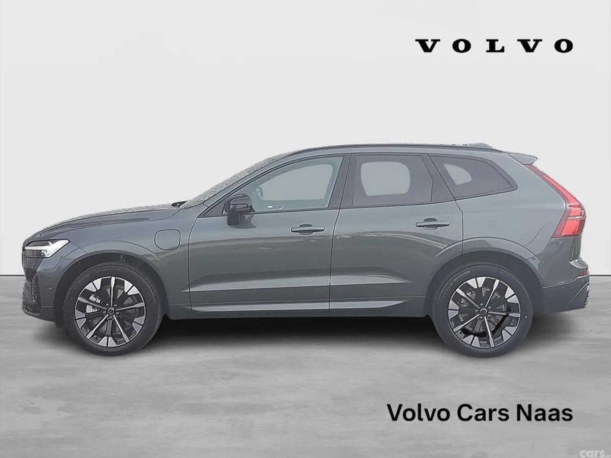 Volvo XC60 SUV, Petrol Plug-in Hybrid, 2026, Green
