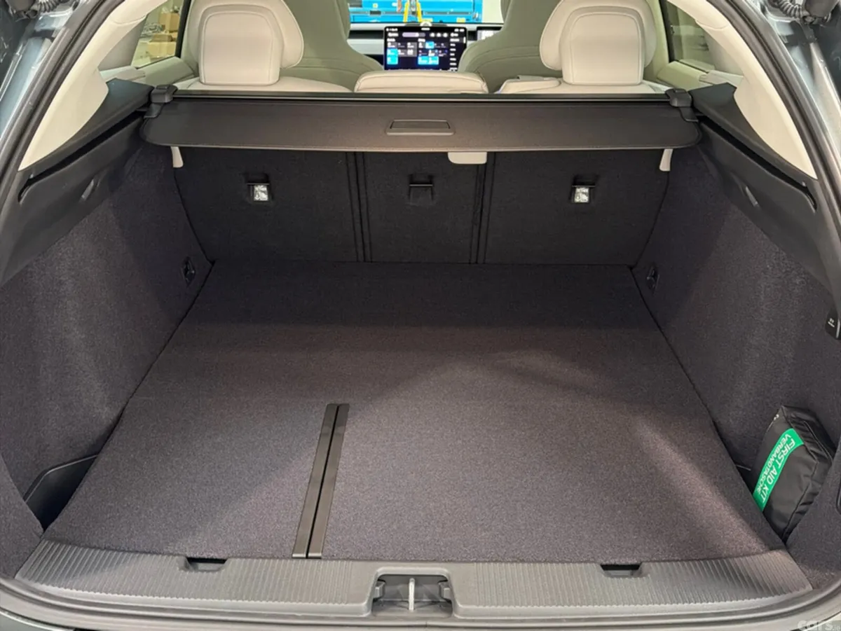 Volvo EX60 Estate, Electric, 2026, Green