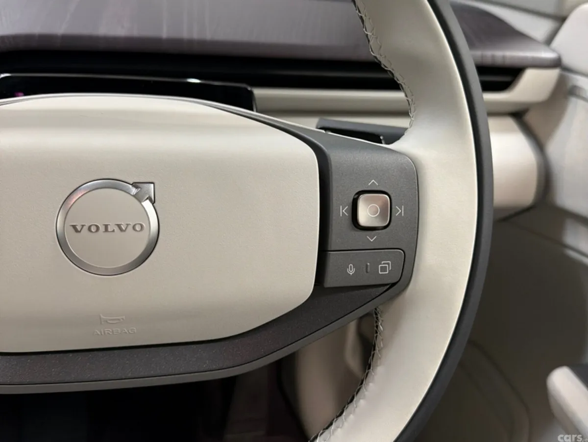 Volvo EX60 Estate, Electric, 2026, Green