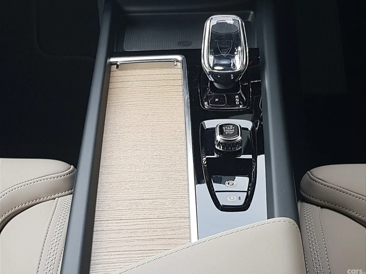 Volvo XC60 SUV, Petrol Plug-in Hybrid, 2026, Green